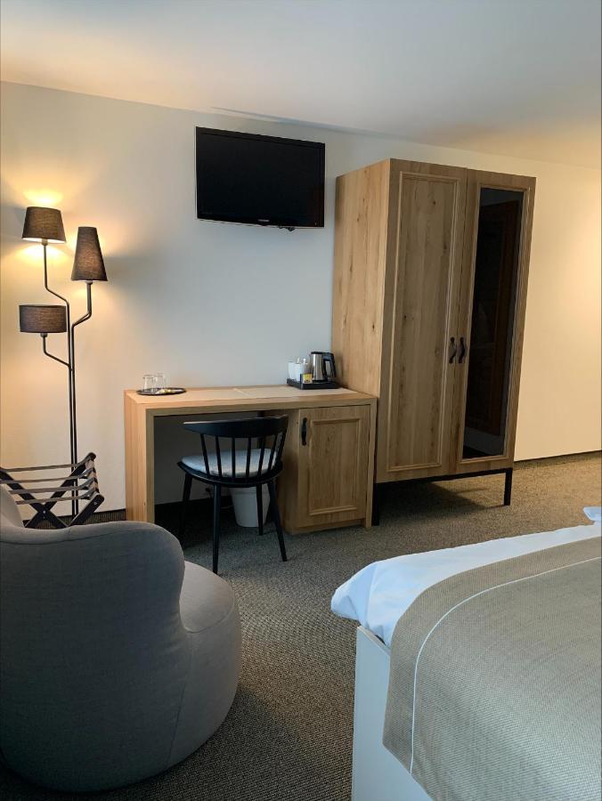 Hotel Engel Am Bahnhof Wädenswil Eksteriør billede